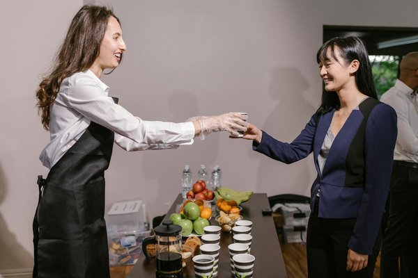 Revolutionizing Customer Safety: Innovative Contactless Shopping Solutions for UK Retailers